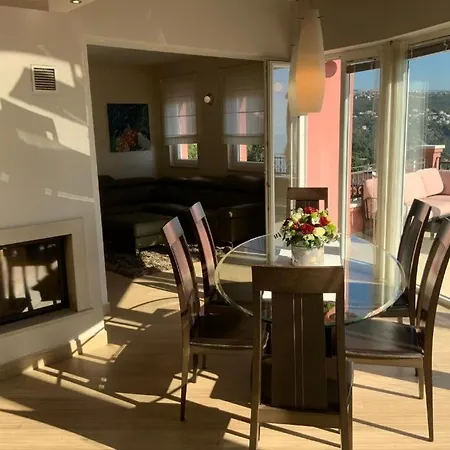 In With Sea View, Terrace, Air Conditioning, Wi-fi Abbazia